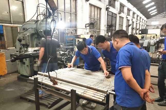 开云手机官方网站-开云online(中国)每周对各个工序进行质量监督检验的现场。